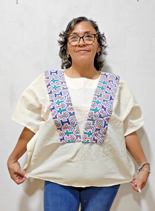 Shipibo Native bat blouse adorned with embroidery cloth (tocuyo cloth)