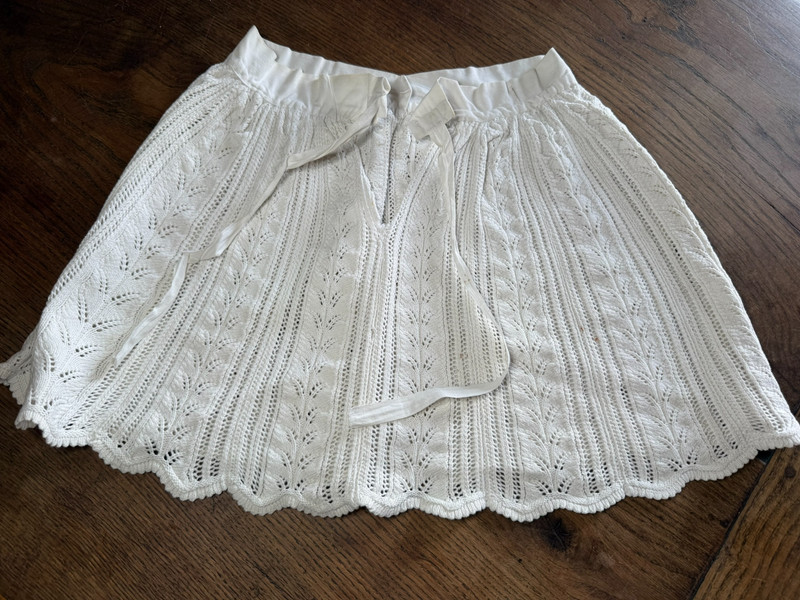 ANTIQUE LINEN - KNITTED GIRL'S SKIRT - in cotton - circa 1900 gallery