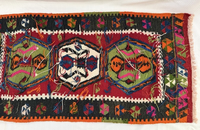 Handwoven 100% Wool 18”x41” Kilim Excellent Condition! gallery