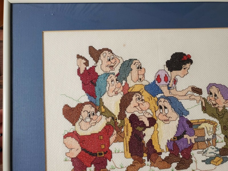 VINTAGE SNOW WHITE AND SEVEN DWARFS NEEDLEPOINT CROSS STICH FRAMED 17"×14" gallery