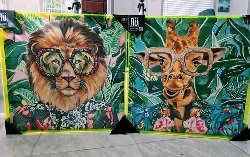 23″x23″ Ruumi Art Giraffe & Lion With Glasses Heather Perry Gucci Lion See Note
