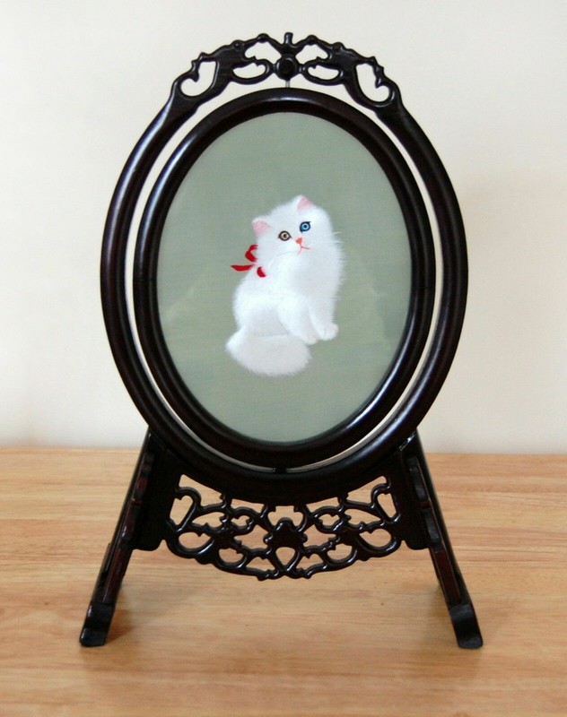 Exclusive Handmade Chinese Double Sided Silk Embroidery Art White Cat 白色波斯猫双面绣