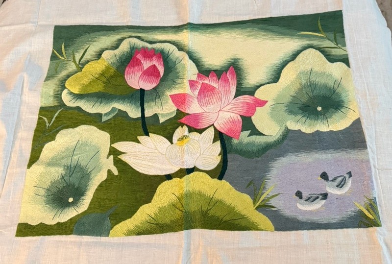 Silk Art Embroidery Susho Suzhou Handmade Lotus Flower Duck Finished Unframed