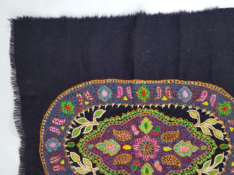 Vintage Traditional Kashmiri Handwoven Floral Motif Panel 46x45cm gallery