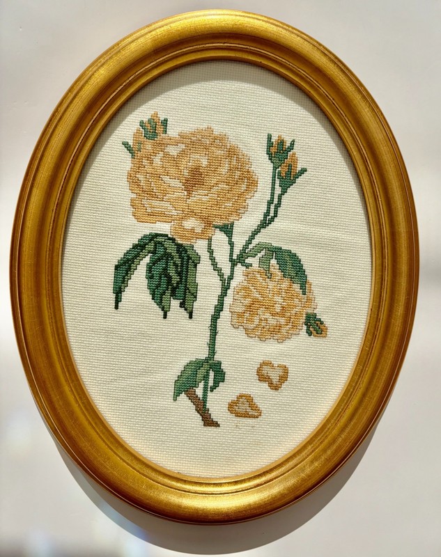 Vintage Floral Roses Needlepoint Embroidery Gold Oval Circular Framed Wall Art