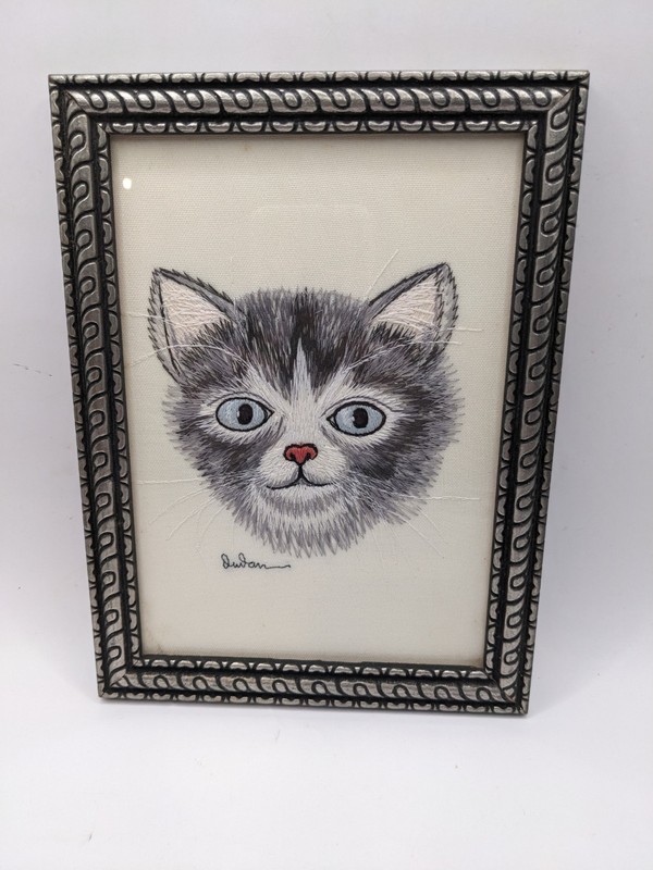 Vintage Handmade Artist Signed Cat Thread Art Framed Piece 5×7″ Gray Blue Eyes