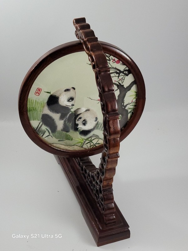 Silk Shu Embroidery Pandas Revolving Wood Round Frame with Stand And Box gallery