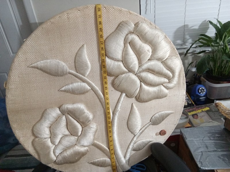 Stunning Lg Vtg Don Freedman 33″ Round Beige Flower Tapestry Wall Art Hanging