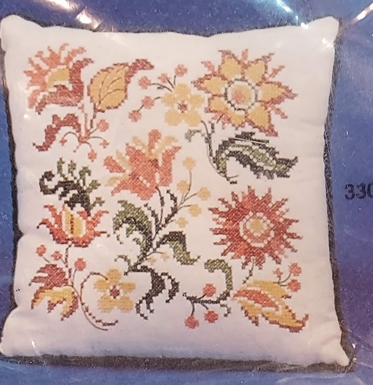 Vtg «Early American Pillow» Cross Stitch Kit New Old Stock Artcraft Concepts