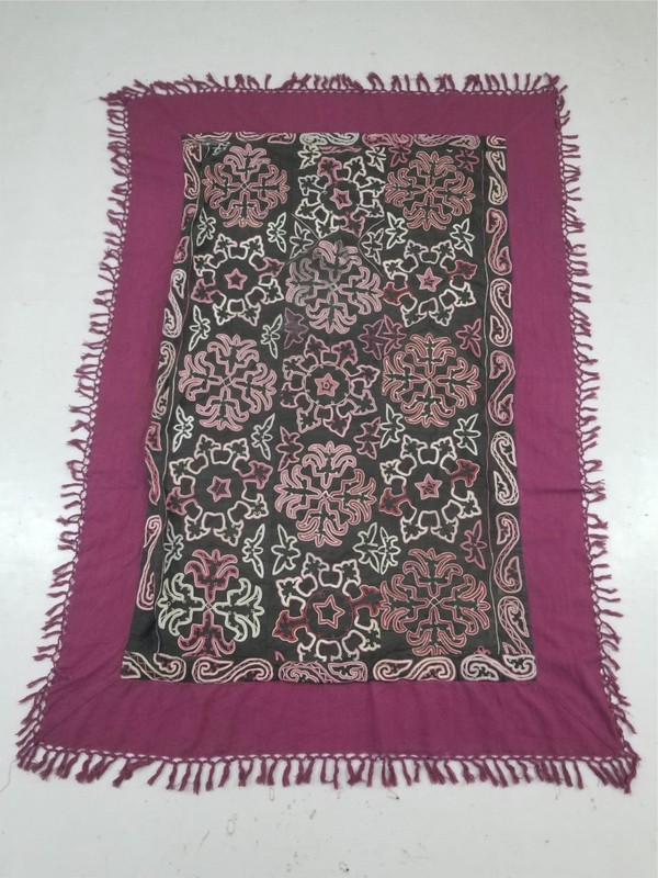 Vintage Traditional Suzani Inspired Hand Embroidered Textile Throw 158x107cm