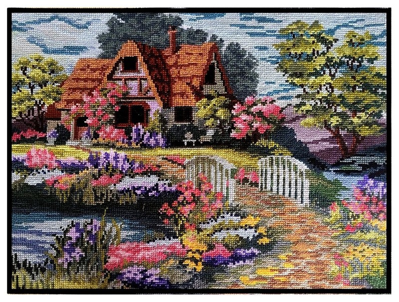 Embroidered-Picture-Crewel-Needle-Cross-Embroidered «House in the Garden»