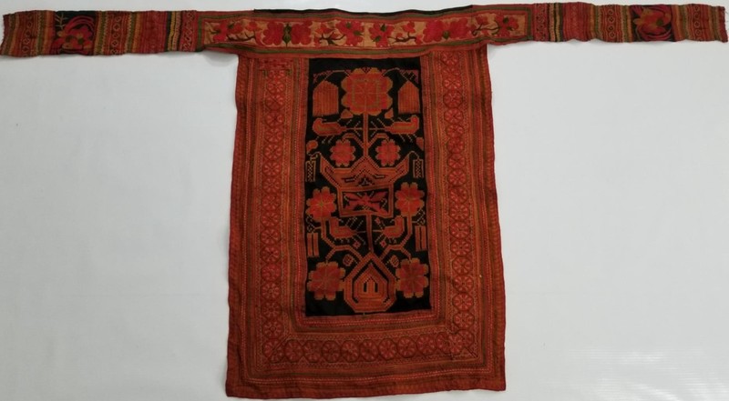Vintage Handwoven Cross Stitch Embroidered Central Asian Textile 123x64cm