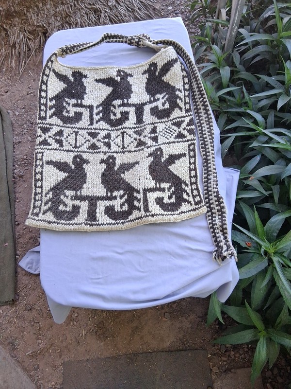 Beautiful Hand Knit Wool Carry Bag. Probably Mexican. No Damage – Little Usage