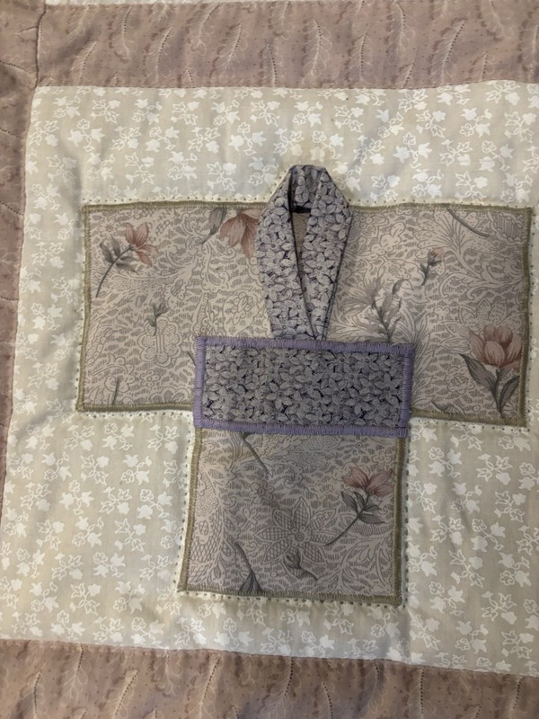 Japanese Kimono Lap Quilt Or Hanging 28” Foo Dog Shishi Dragon Fabric Art Craft gallery