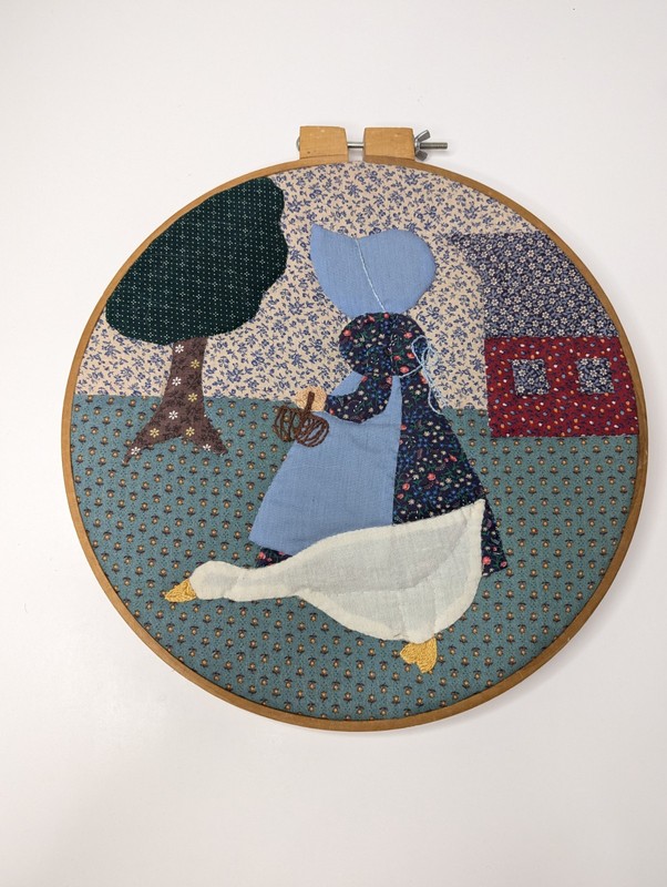 1983 Goose Girl Creations Applique Sewing «Goose Girl» 14″ Hoop Finished