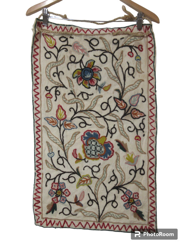27×17″ Vintage Antique Crewel Work Embroidered Wool Textile Curtain Wall Hanging