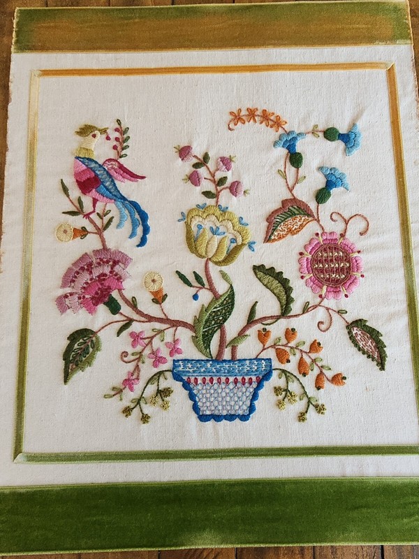 Vntg Hand Stitched Floral Crewel Embroidered Tapestry 15″ X 19 1/2″ Velvet Trim
