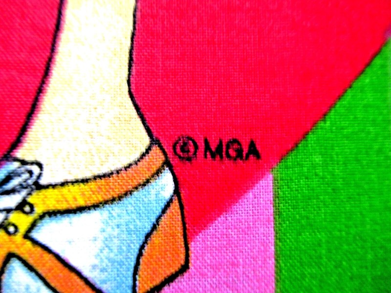 "LIL' BRATZ / FABRIC PRINT" ~ (17" X 21") ~ ** WALL ART / QUILTING ** #49 gallery