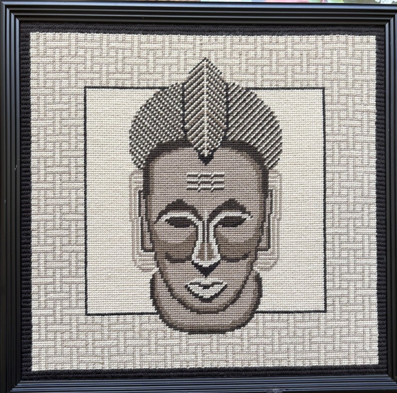 Needlepoint . Complete Head Black, Brown,Gray, And White 17×18