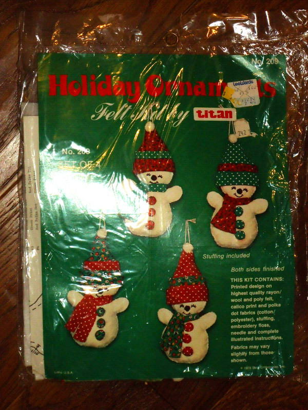 1978 TITAN VINTAGE FELT KIT Sequins/Beads HOLIDAY ORNAMENTS Set of 4 Snowmen